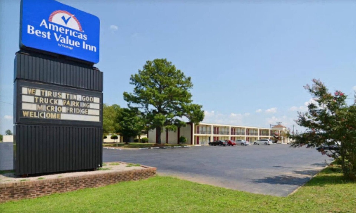 Wilson Apartment | Americas Best Value Inn Wilson UNIT 25 2 BED FIRST FLOOR