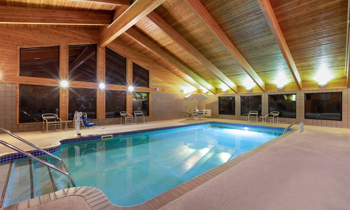 Jackson Hotel | AmericInn by Wyndham Jackson