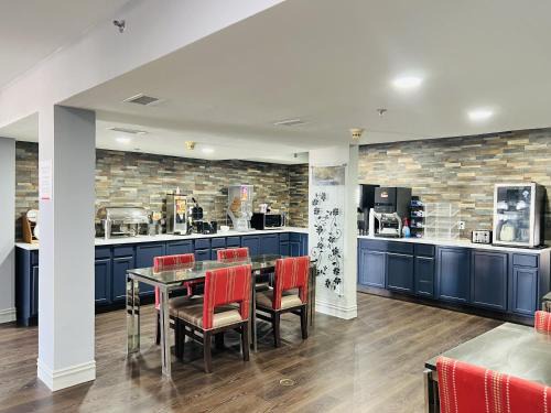 Rawlins Hotel | AmericInn by Wyndham Rawlins