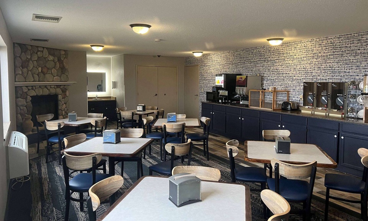 Viroqua Hotel | AmericInn by Wyndham Viroqua