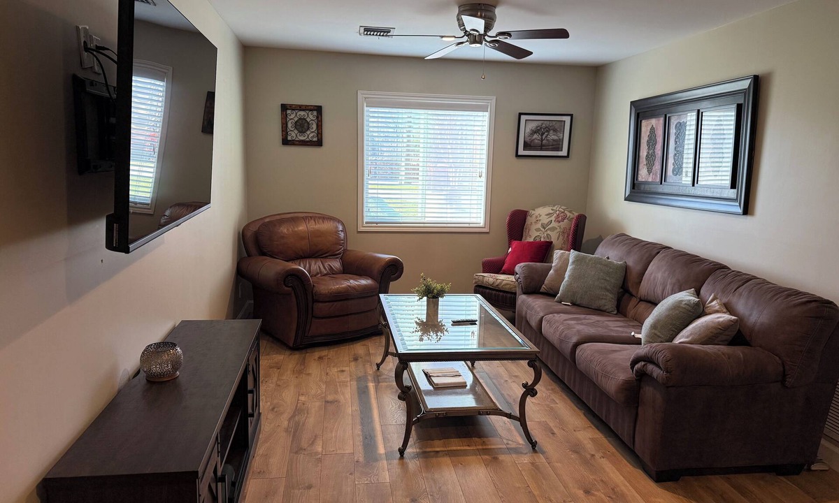 Cypress Apartment | AmeriKen Cypress Retreat – Cozy 1BR Hideaway