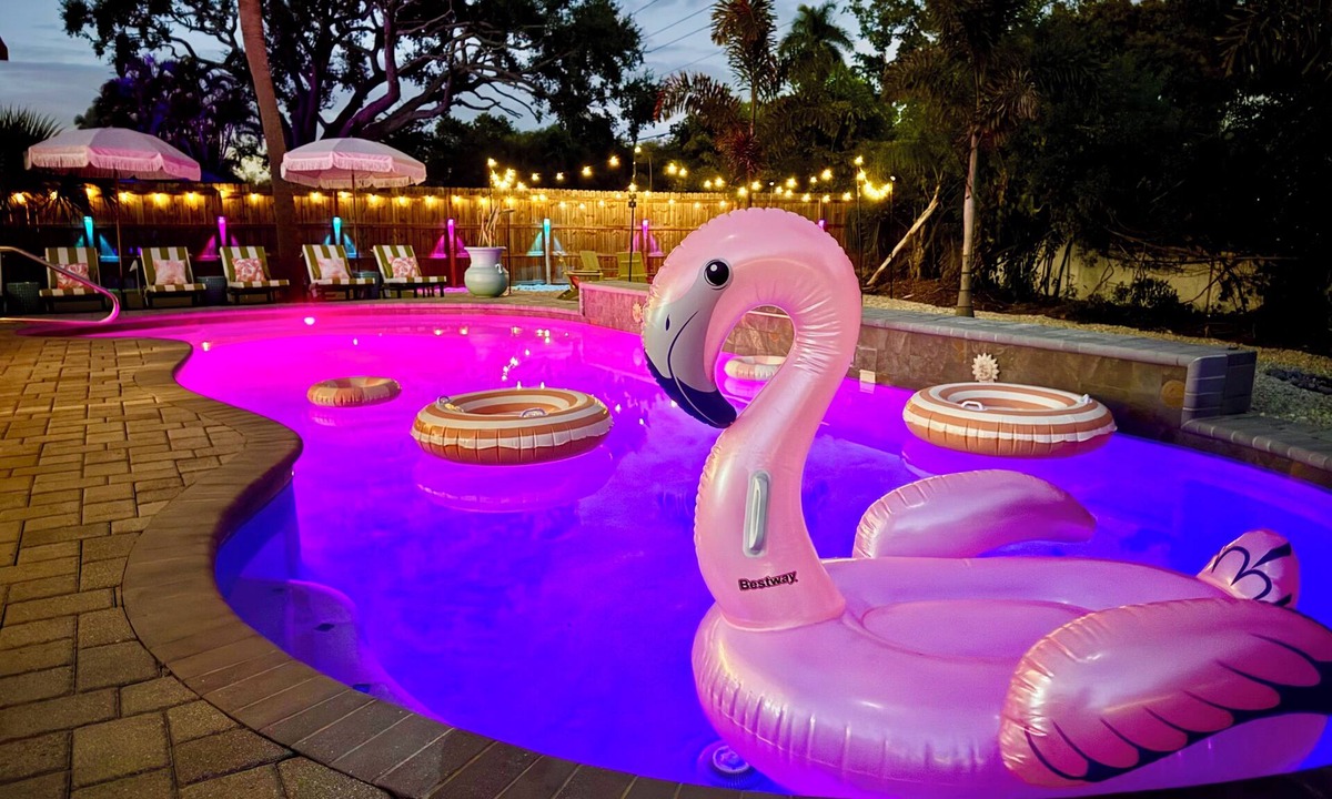 Palma Sola House | AMI in 5 miles: Pool, Pickleball & Mini Golf