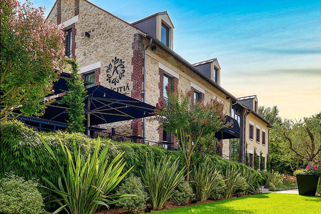 L'Isle-Adam Hotel | Amicitia - Hôtel & Restaurant