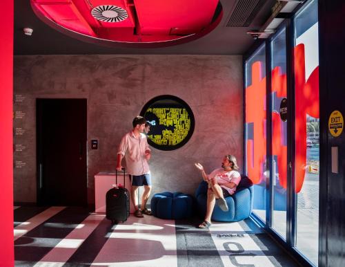 Navas Hostel | AMISTAT City Hostel Barcelona