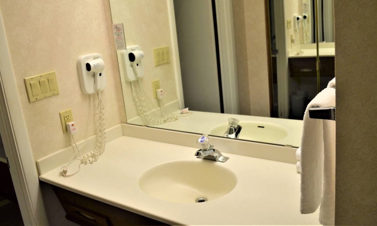 South Richland Apartment | Amon park Studios - Apartment with whirlpool