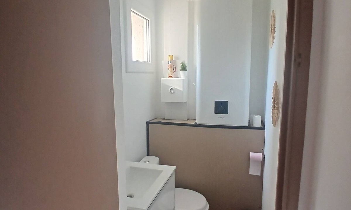 Fabregues House | Amouratcha guest room