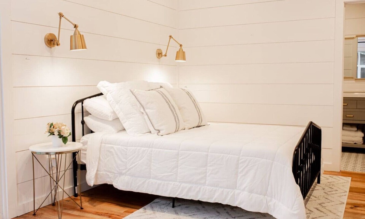 Lake Forest Estates House | Amoureux Suite at Baetje Farms