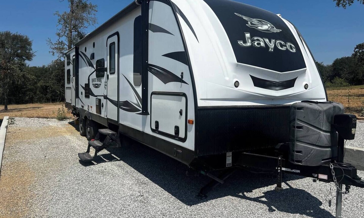 Bridgeport House | Ample Lakeside Travel Trailer