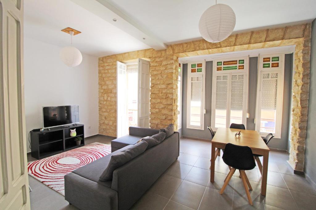 Campoamor Apartment | Amplio, luminoso y céntrico. Decoración cuidada.