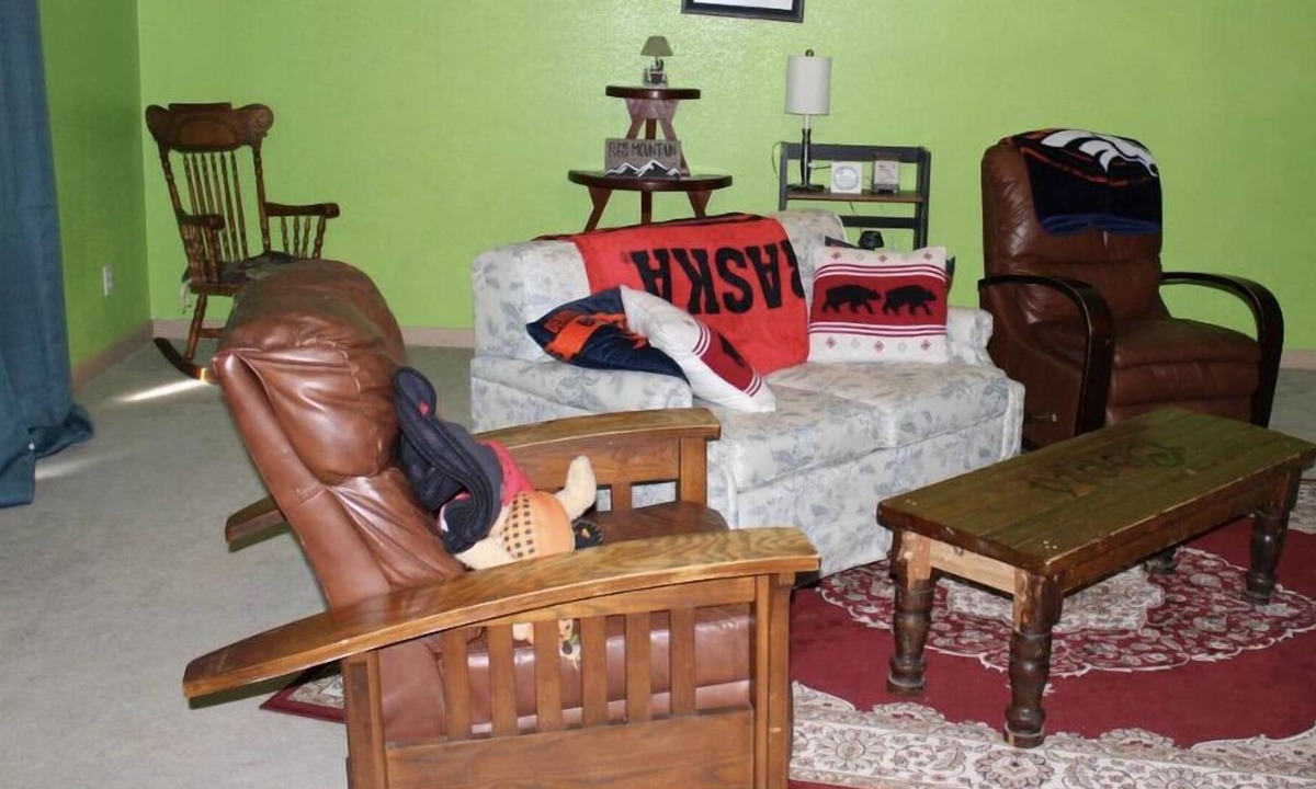 Johnstown Apartment | Amy's Home Away From Home