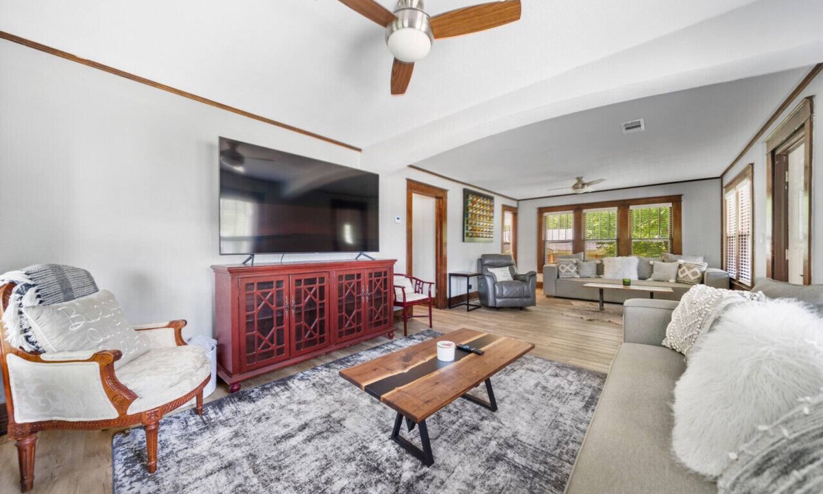 Russellville House | Amy`s Place, Remolded 4 Bedroom near Arkansas Tech