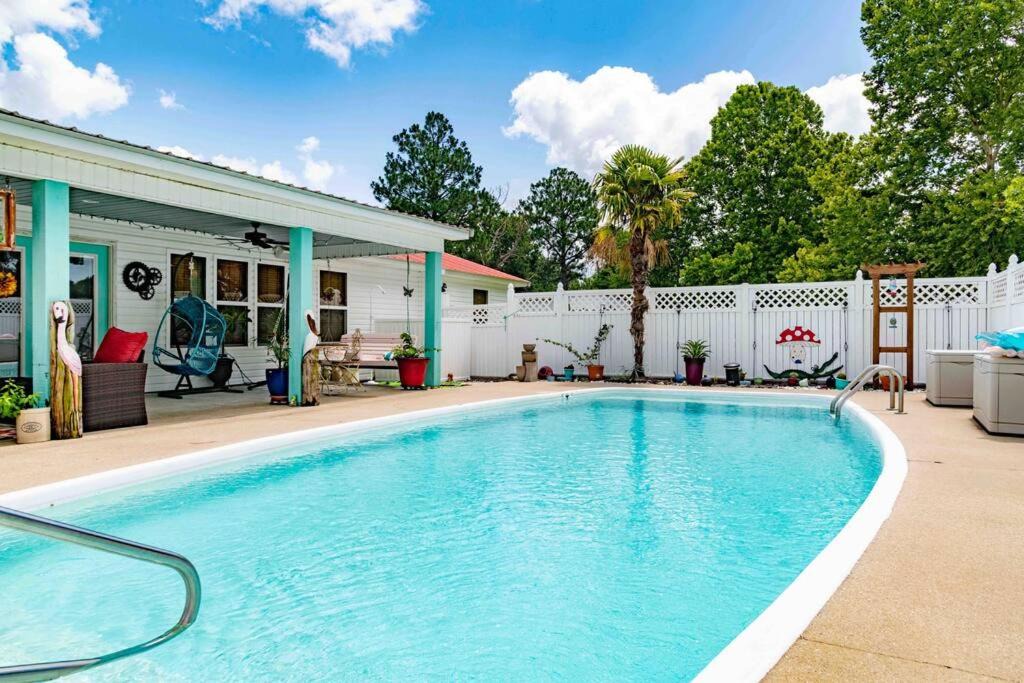 Abbeville Bed & Breakfast | Amy’s Poolside Retreat