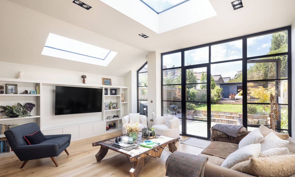 Brent House | An Airy Abode, by Veeve