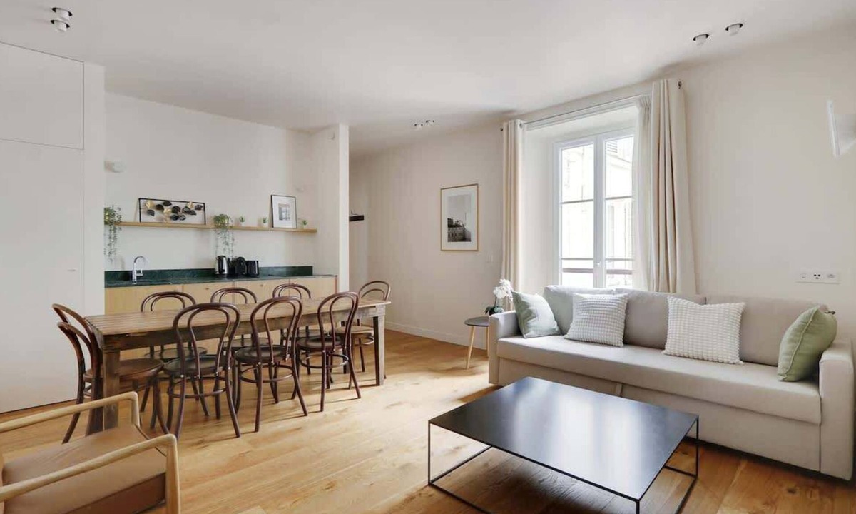 Madeleine Apartment | An Elegant 3-BR/2Ba in La Madeleine-Opéra