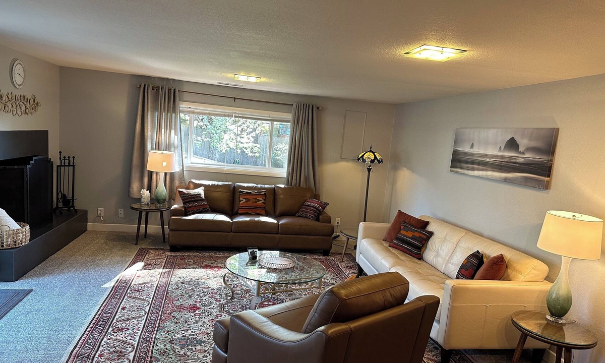 Cedar Hills House | An elegant and comfy Beaverton Home