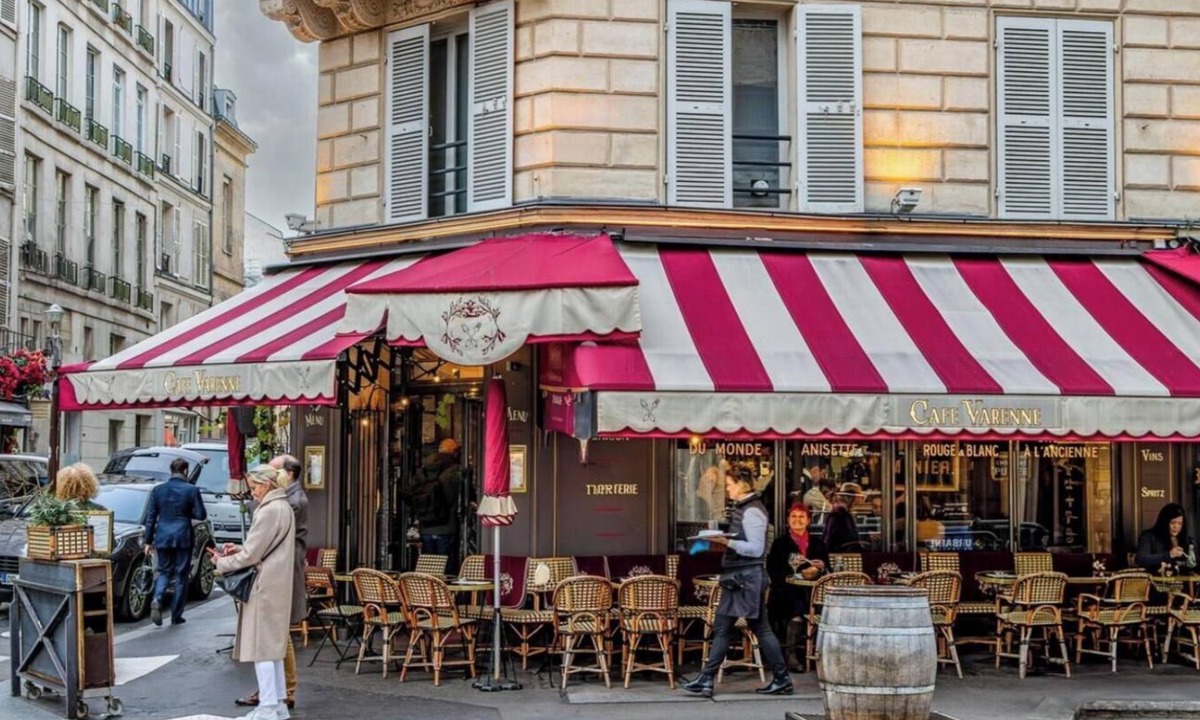 Saint-Thomas-d'Aquin Apartment | AN ELEGANT BLEND OF LUXURY, COMFORT & CULTURAL HERITAGE IN SAINT-GERMAIN