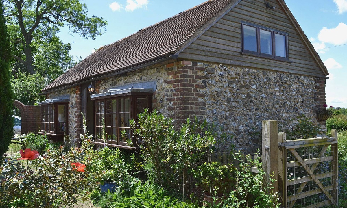 Bilting Cottage | An ideal retreat for two.