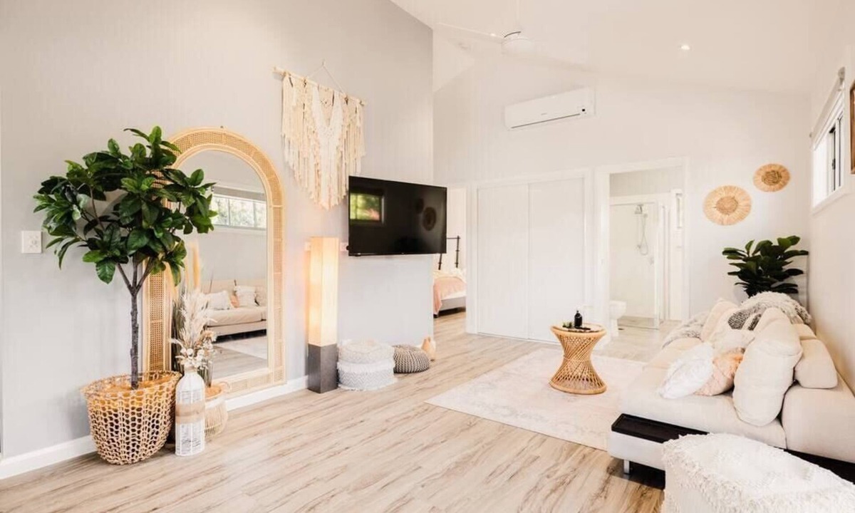 Mermaid Waters House | An Idyllic Boho Style Retreat,High-end kitchenware