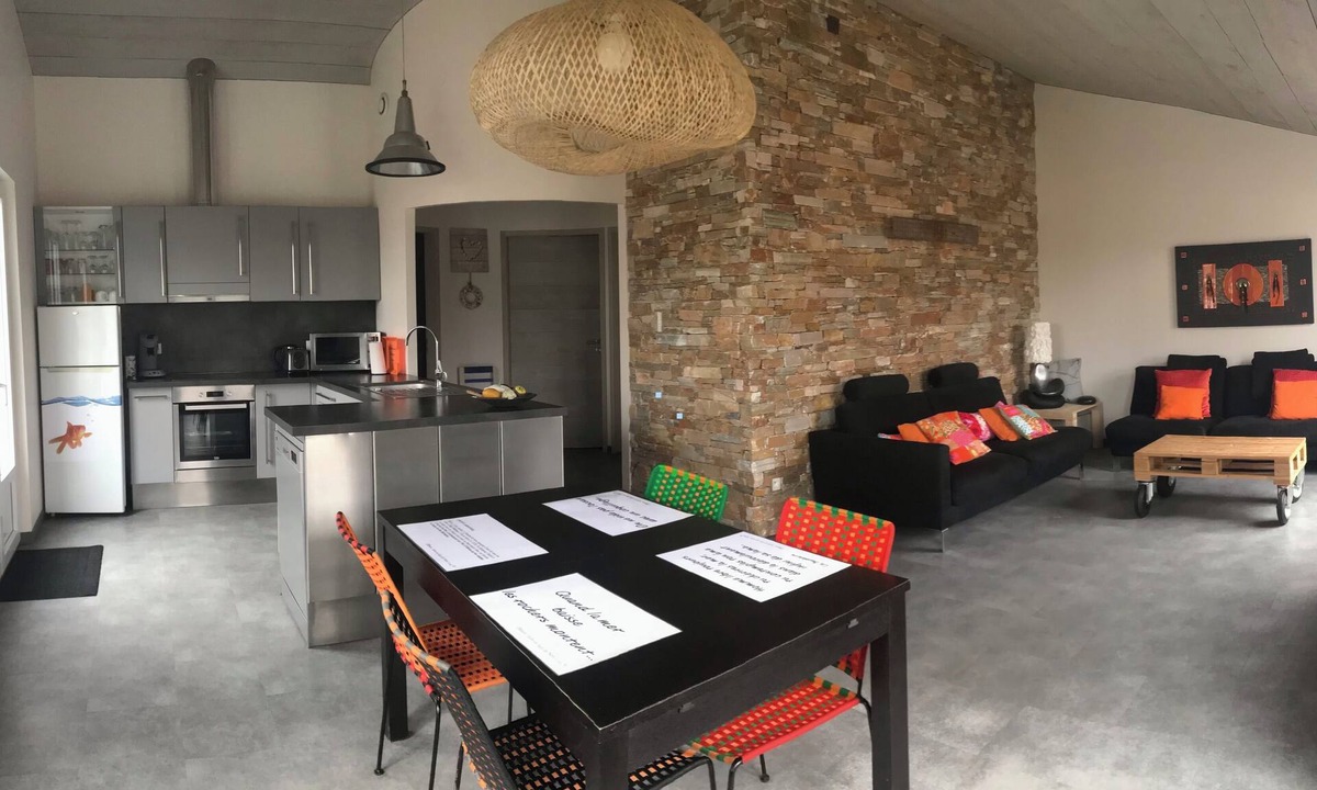 La Cotiniere House | An intimate beachfront Cotinière