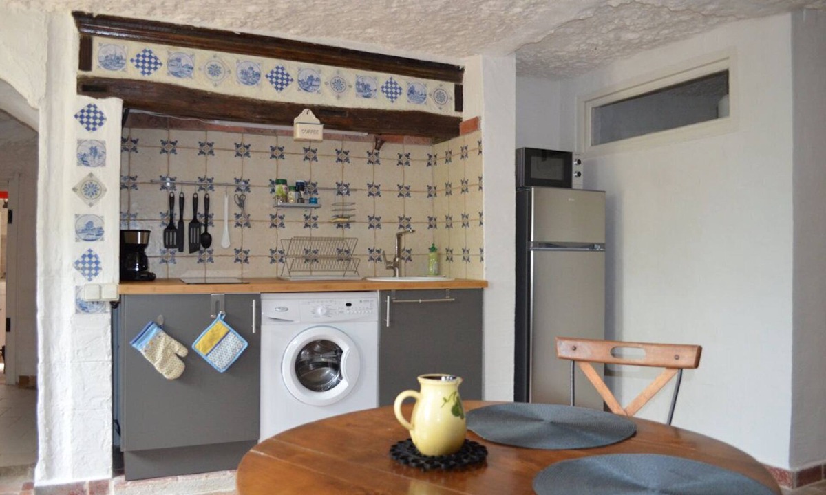 Vouvray House | An unusual experience in a troglodytic Gîte in the heart of the Loire Valley!