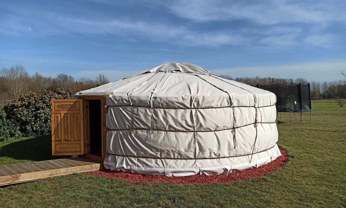 Bourlon Ski Chalet | An unusual night in a yurt