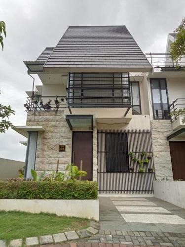 Ngaglik Villa | Anagata House Batu at C8 Grand Kusuma Hill