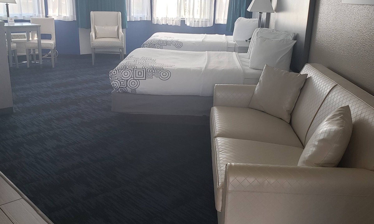 Bertsch-Oceanview Hotel | Anchor Beach Inn