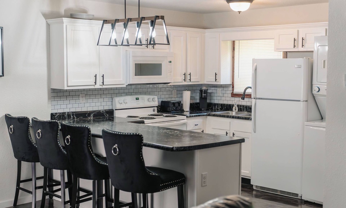 Jamestown Hotel | Anchor Inn & Suites