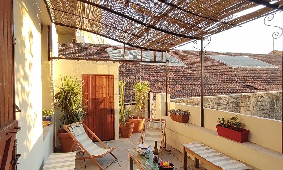Les Chutes Lavie Apartment | Ancienne Savonnerie 5 minutes from Palais Longchamp - 100m2 + shaded terrace