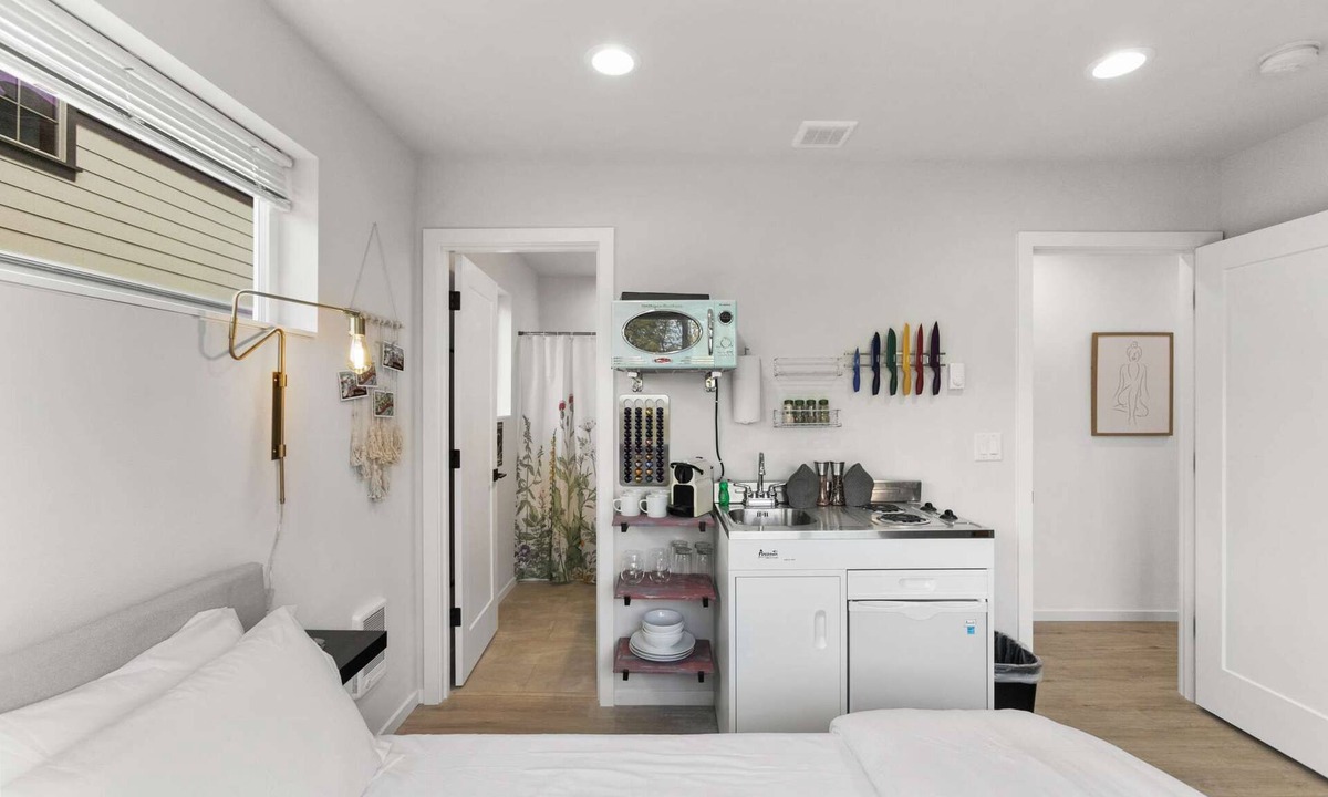 Whittier Heights Apartment | Anders' sweet suite - Micro Studio - 91Walkscore