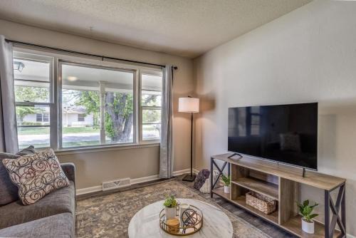 Andover House | Andover Abode - sleeps 6