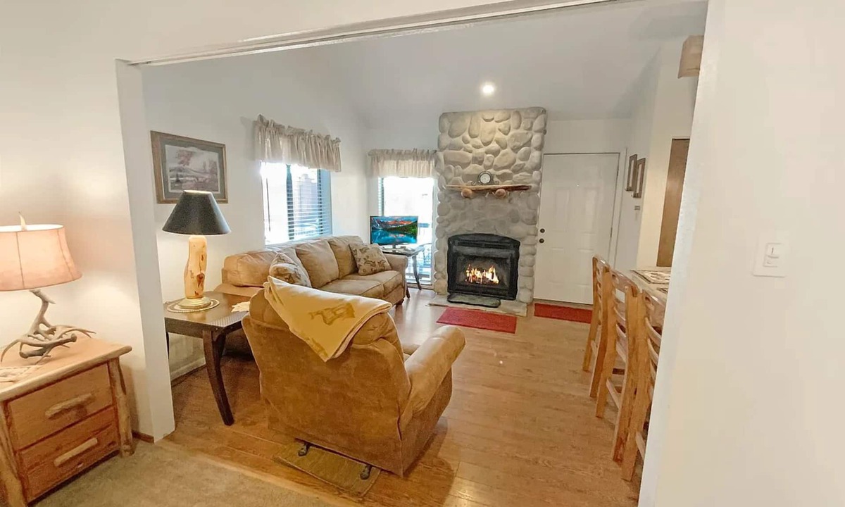 Angel Fire Condo | Angel Fire Chalet park and walk