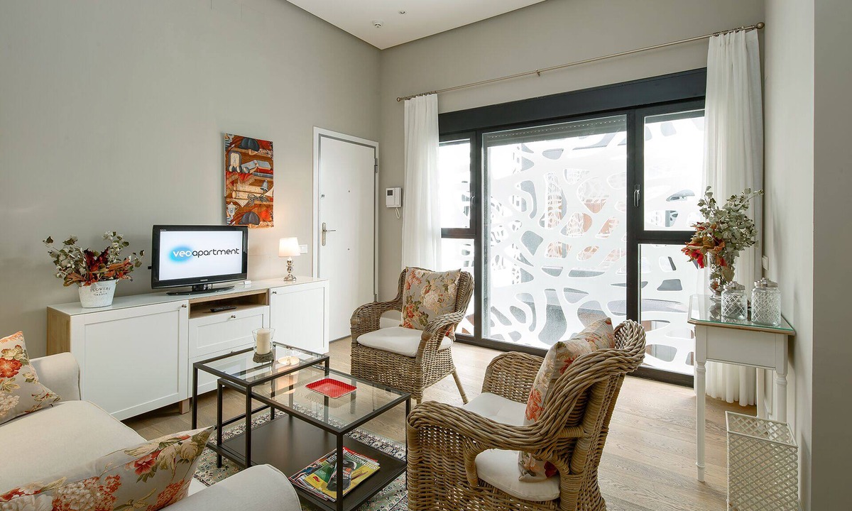 Santa Cruz Apartment | Angeles 1E. 2 bedrooms, 2 bathrooms next to the Cathedral