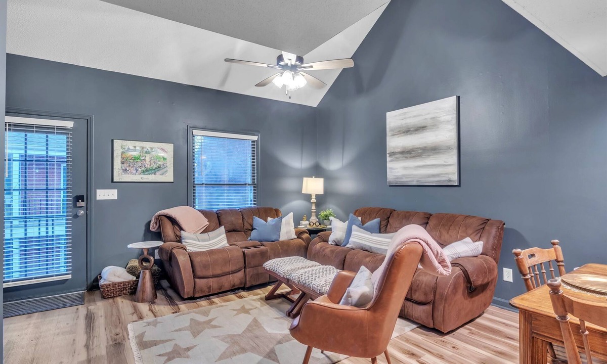 Starkville Apartment | Angel’s Crossing, Walk to Campus, Pet Friendly!