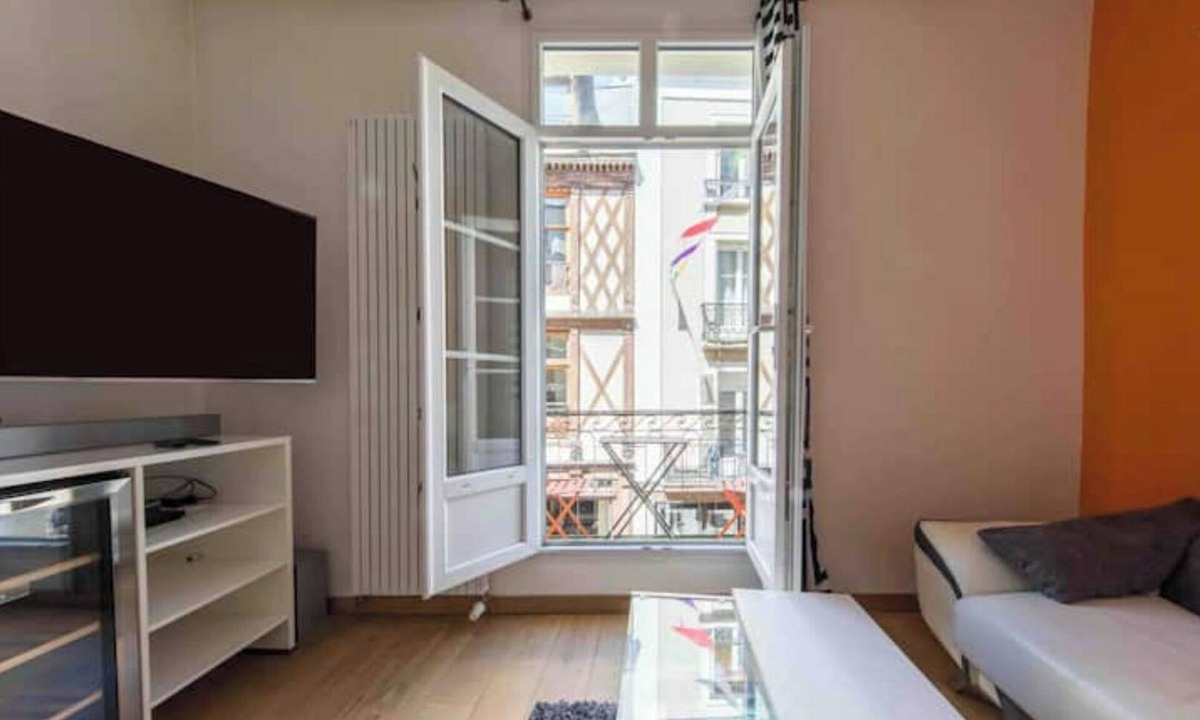 Downtown Angers Apartment | Angers Hyper Centre - Rue St Laud, 2min Ralliement