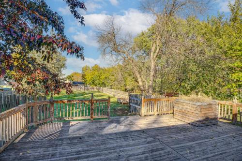Winneconne House | Angler's Retreat 1 Block to Lake Winneconne