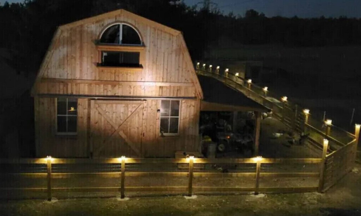 Hamilton House | Animal Lovers Dream! Barn Loft stay in Burlington complete with Highland Cows