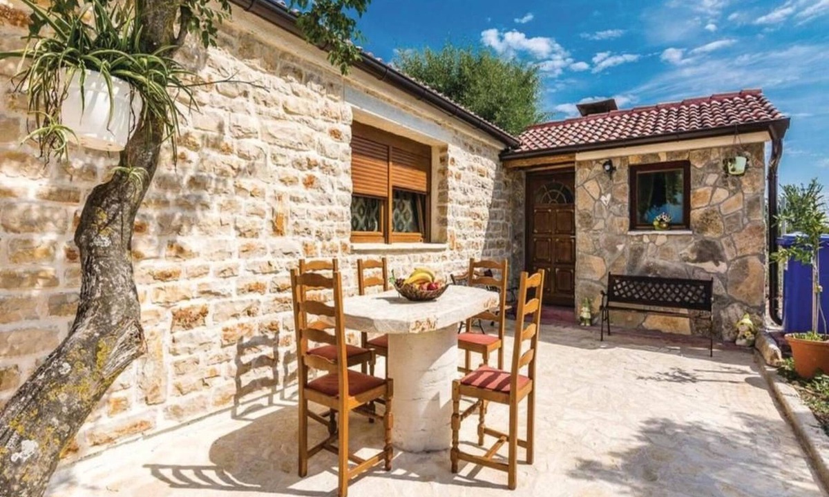 Stankovci House | Anita 1 mit Pool by Interhome