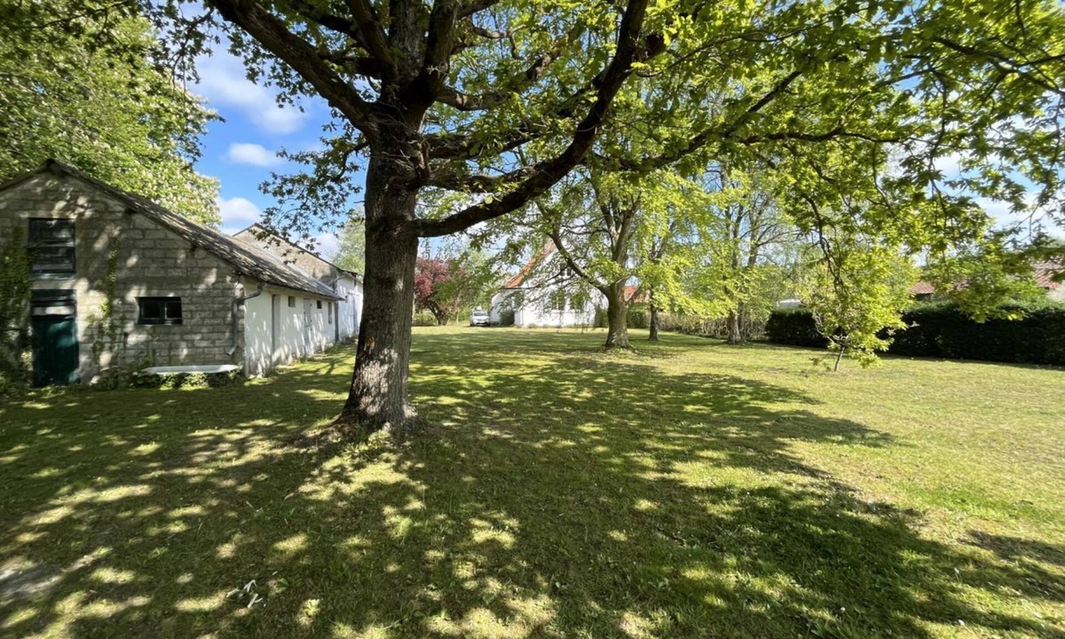 Saint-Quentin-en-Tourmont House | Anna & Jules' little house