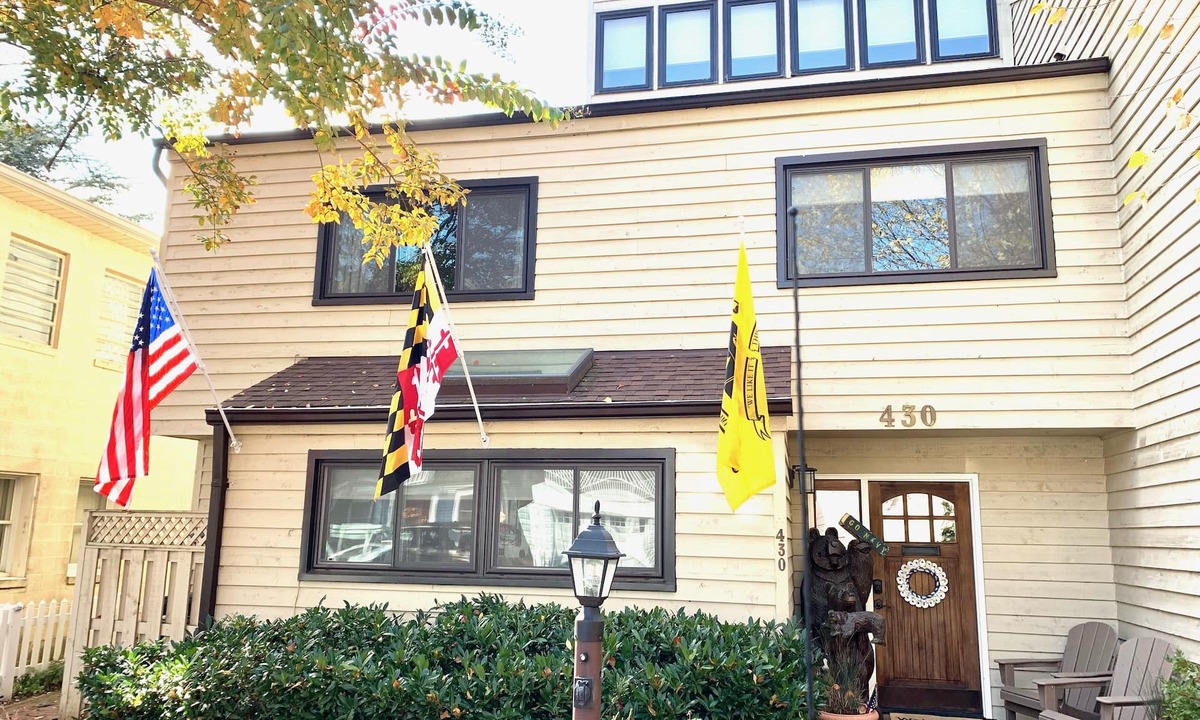Eastport House | Annapolis 4 BR w/Gameroom & fire pits-walk everywhere!