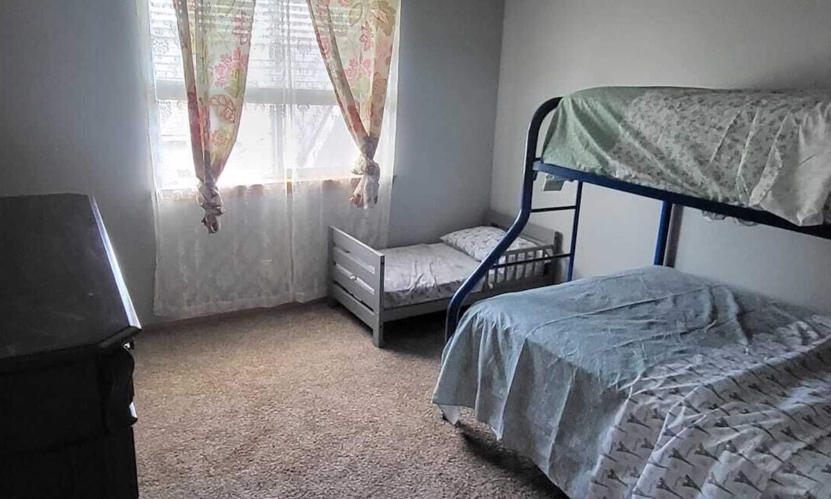 Kennewick House | Annaviga LoungenYou're within 5 to 15 minutes from the best areas you will needn