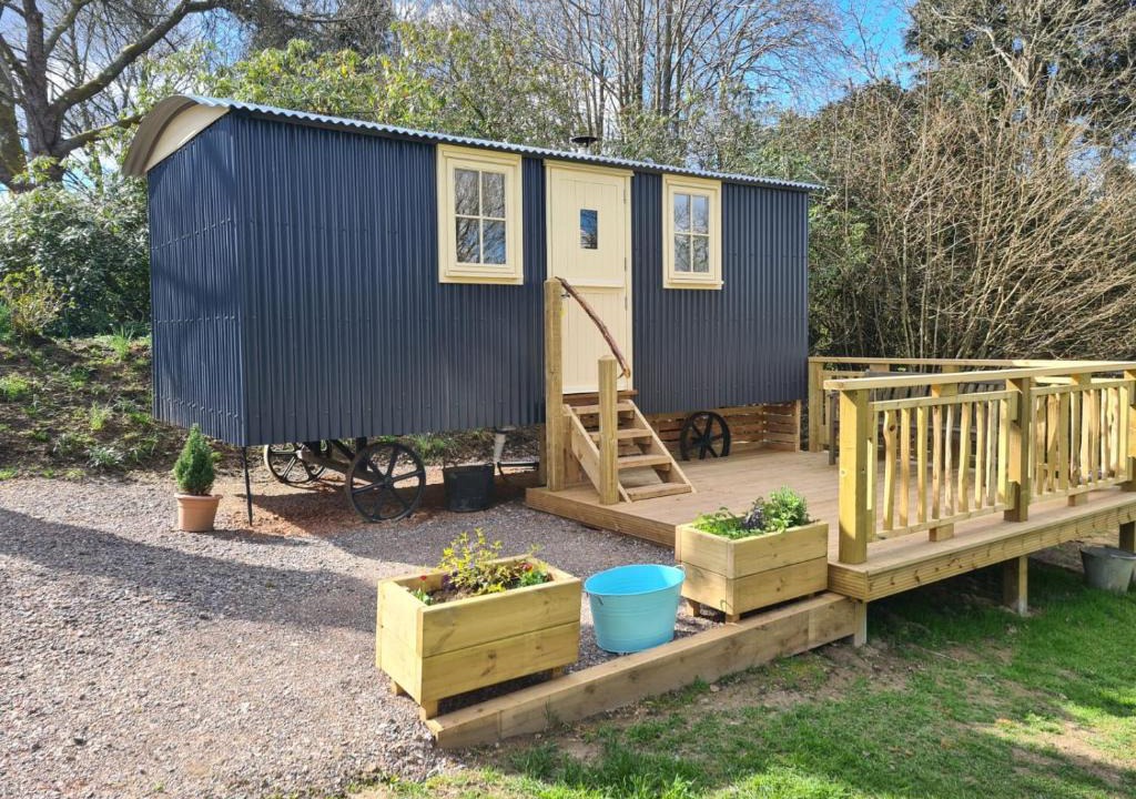 Haslemere Other | annes hatch hut