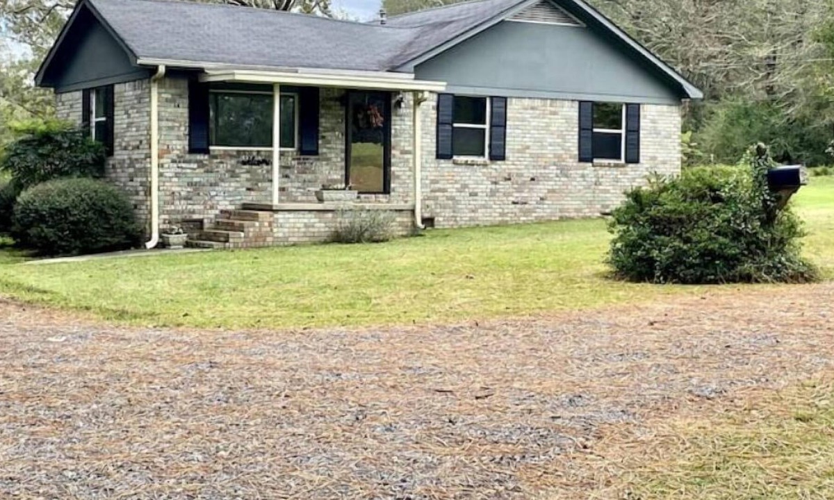 Laurel Cottage | Annie's Place: Cozy Cottage Close to Downtown