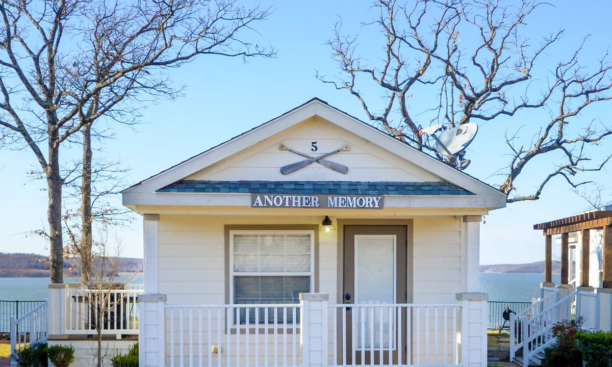 Sperry Cottage | Another Memory at CrossTimbers Marina