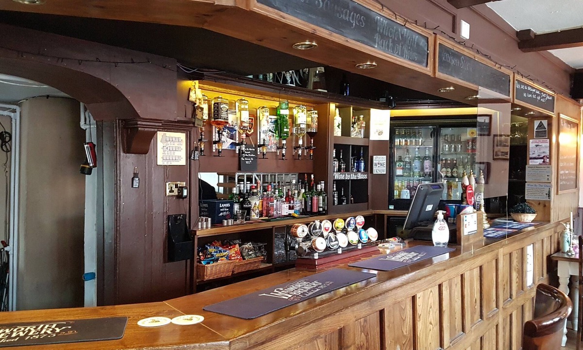 Manningford Bruce Hotel | Antelope Inn