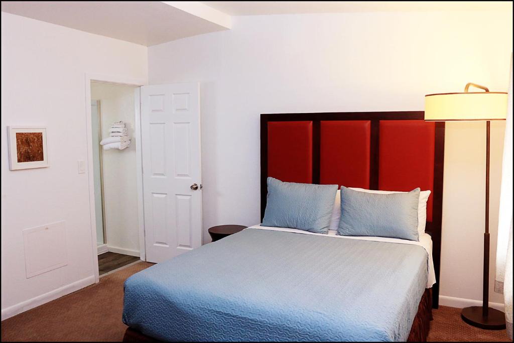Frontier Hotel | Antler Motel