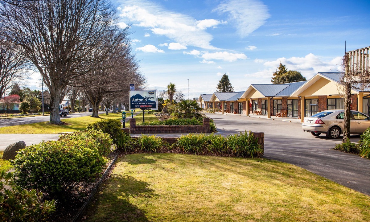 Stratford Hotel | Antonio Mews Motel