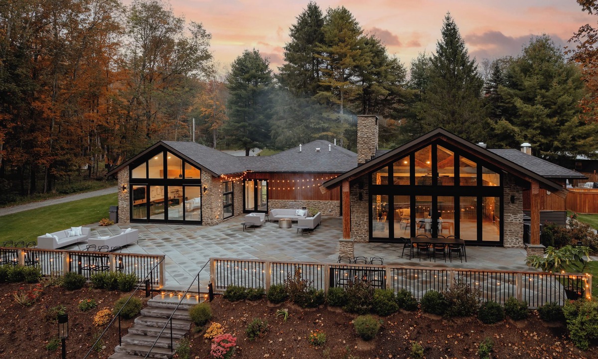 Livingston Manor Hotel | Antrim Streamside