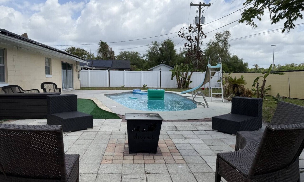 Orlando House | Anysel Pool house