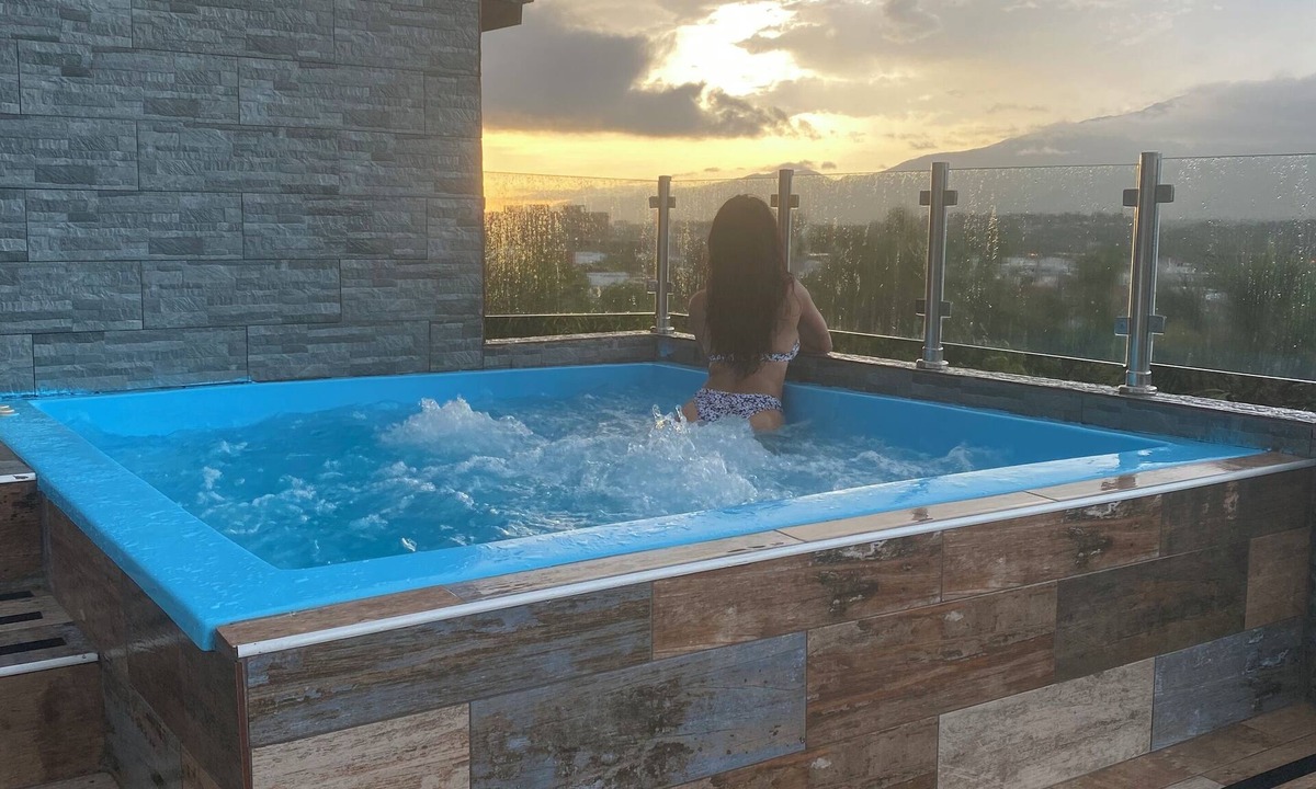 Gregorio Luperon Apartment | Apartment with jacuzzi